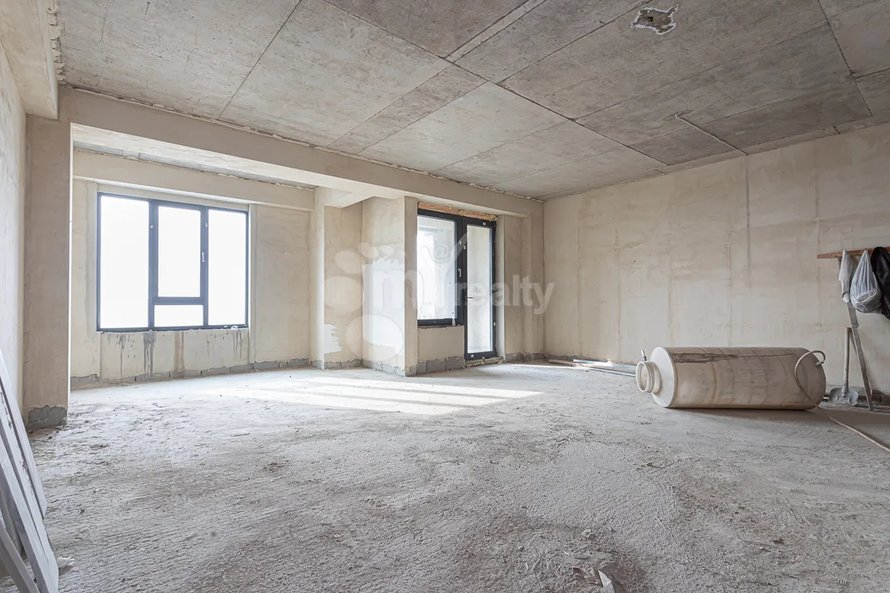 4 bedroom apartment for sale Antarayin, Leonid-Azgaldyan-Straße,, Center Yerevan, 157992