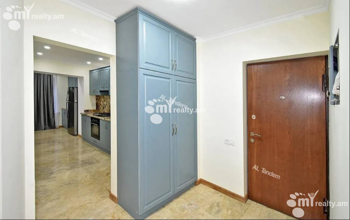 3 սենյականոց բնակարան  Տպագրիչների փող, Կենտրոն Երևան, 156570