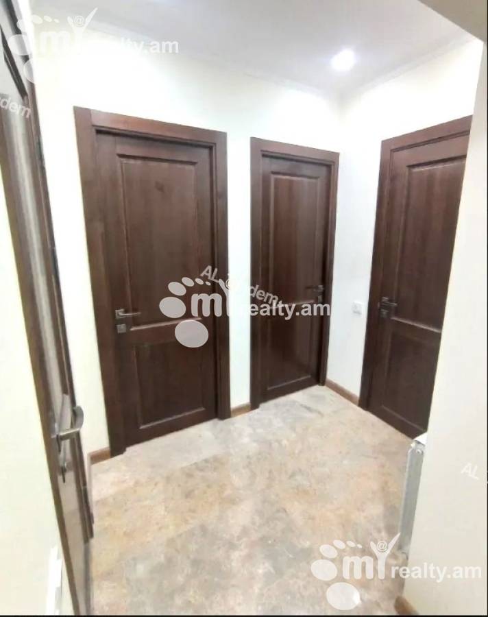 3 սենյականոց բնակարան  Տպագրիչների փող, Կենտրոն Երևան, 156570