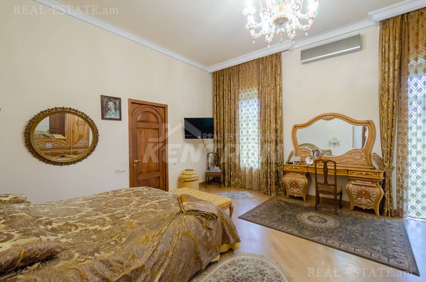 4 bedroom apartment for sale rue d'Abovyan, Center Yerevan, 137151