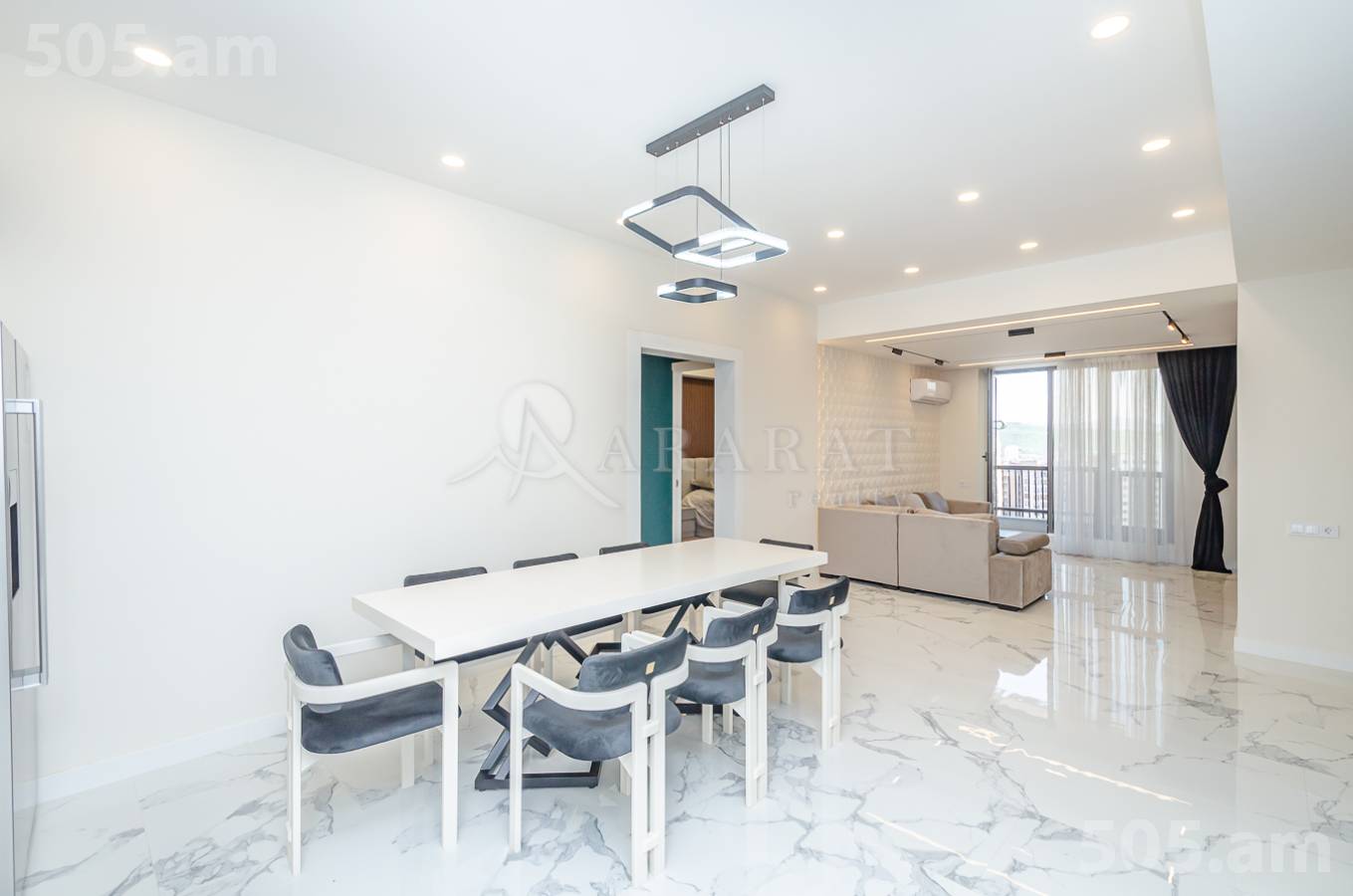 4 bedroom apartment for sale خیابان پارونیان, مرکز شهر ایروان, 150354