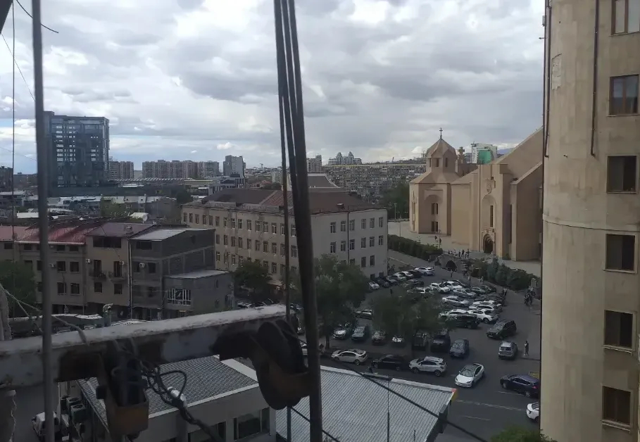 Купить 1 комнатную квартиру Е. Кочар ул, Центр Ереван, 159601