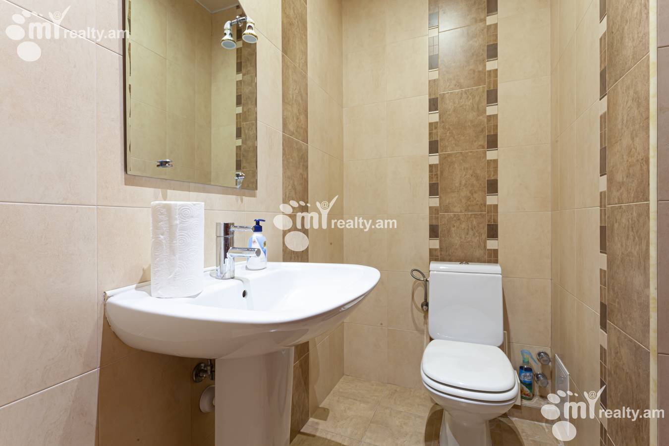 3 bedroom apartment for rent Abovyan St, Center Yerevan, 150308