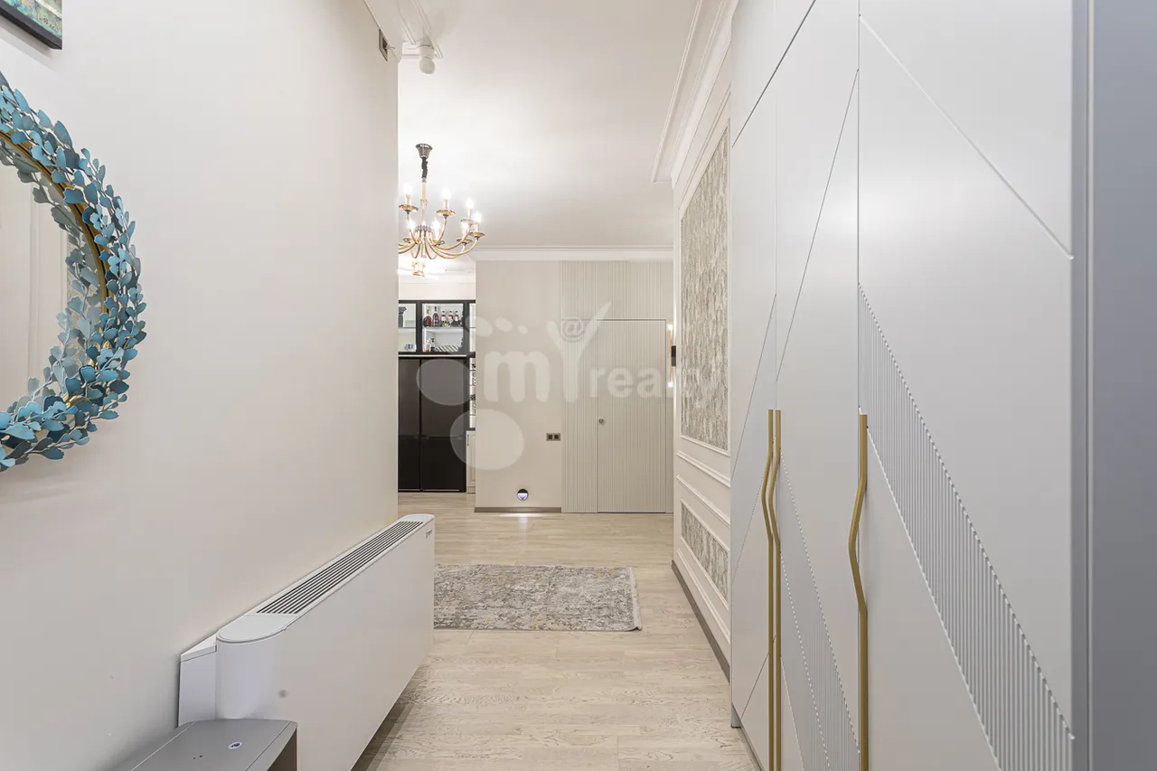 Купить 3 комнатную квартиру Бузанд ул, Центр Ереван, 159659