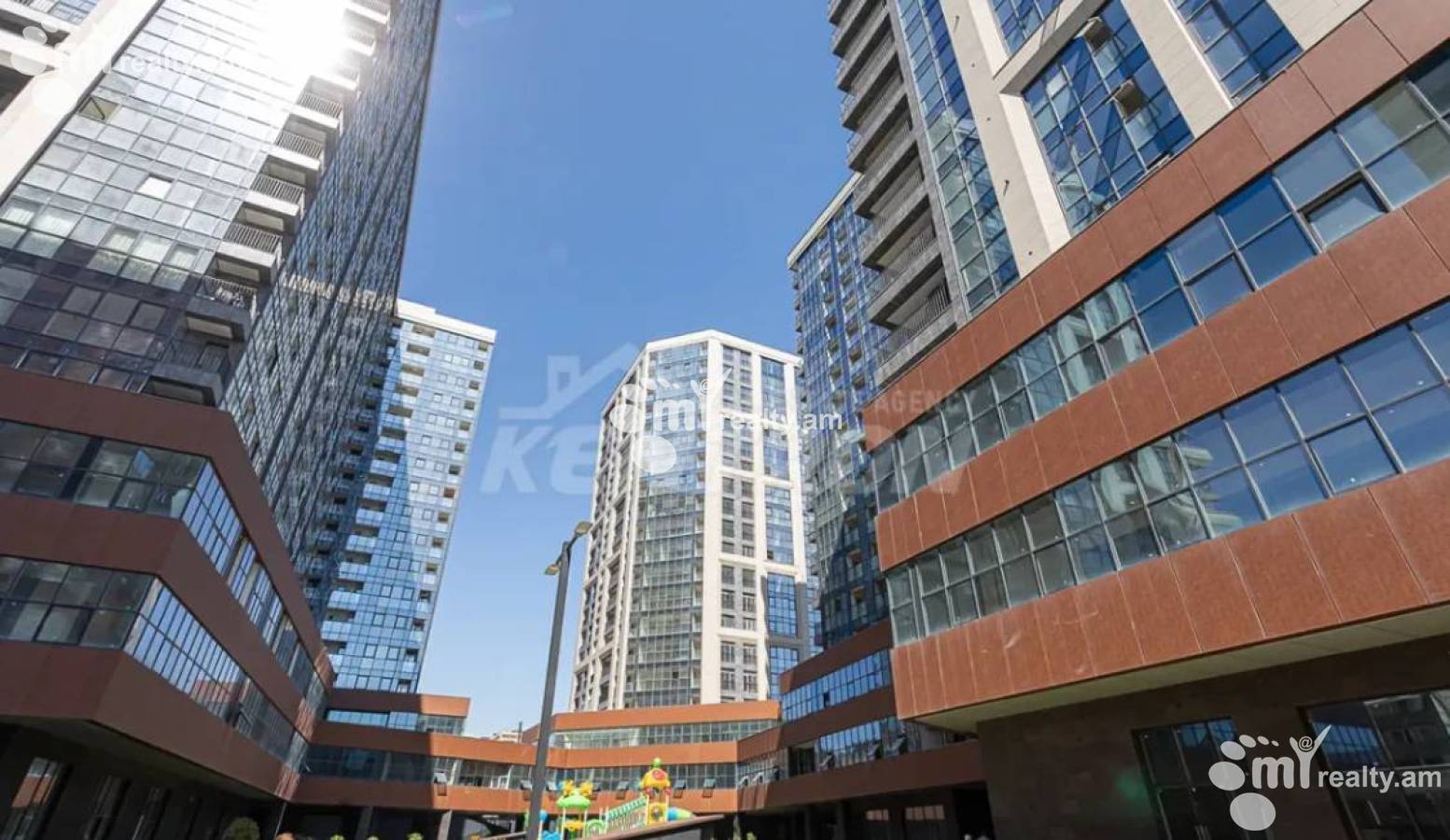 2 bedroom apartment for sale خیابان کومیتاس, عربگیر ایروان, 157107