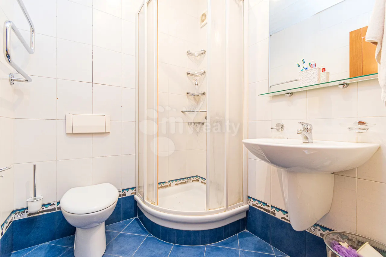5 bedroom apartment for rent A.Manukyan St, Center Yerevan, 161632