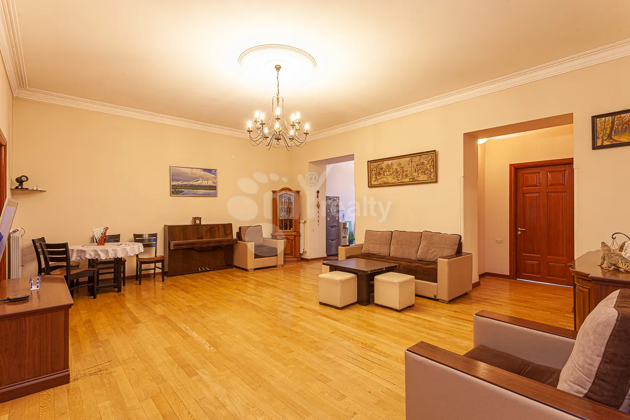 4 bedroom apartment for sale Tumanyan St, Center Yerevan, 160676