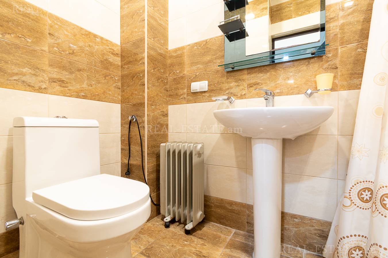 3 սենյականոց բնակարան  Ծիծեռնակաբերդի խճուղի, Կենտրոն Երևան, 124551