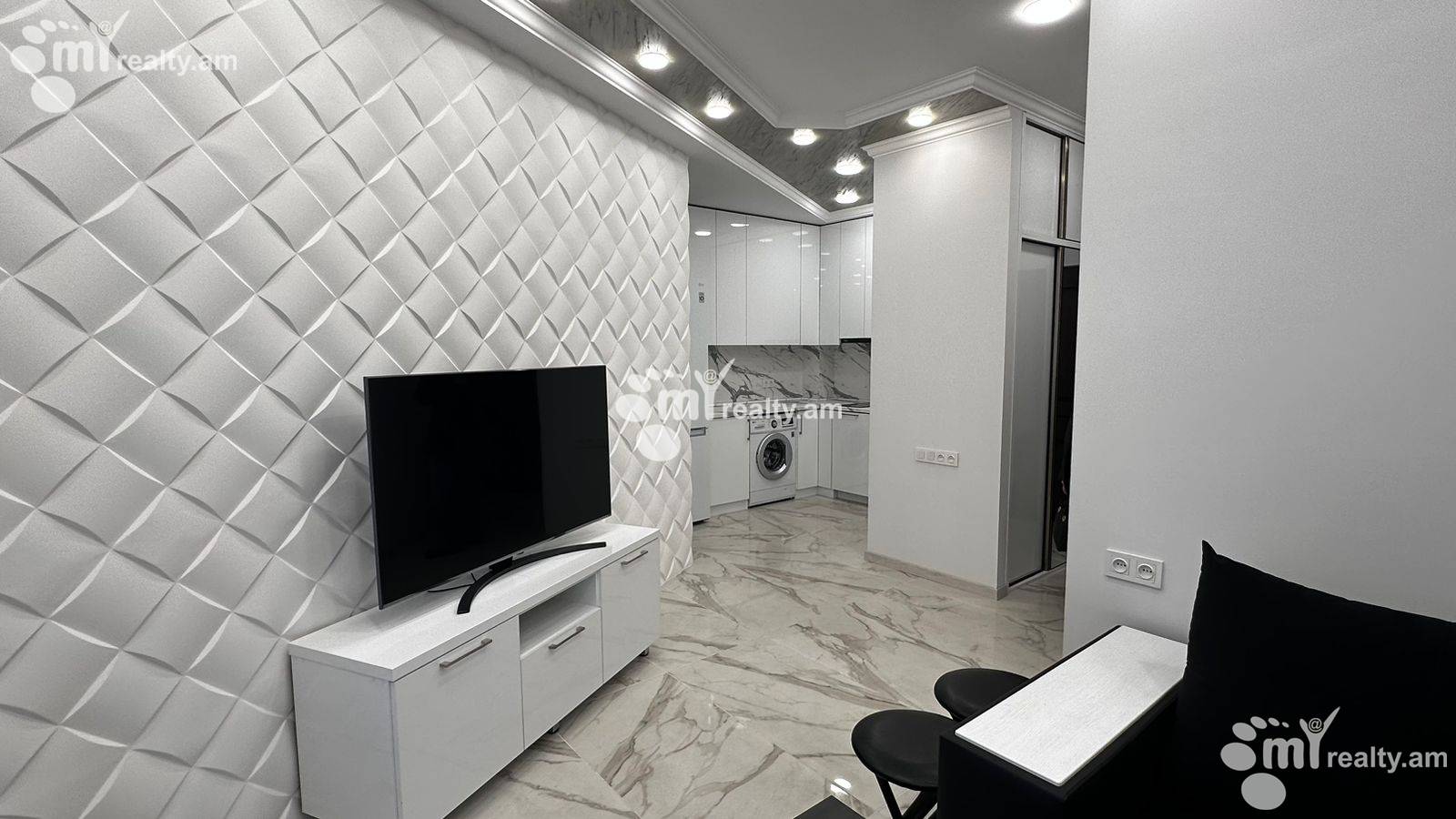 3 bedroom apartment for sale Hanrapetutyan St, Center Yerevan, 156970