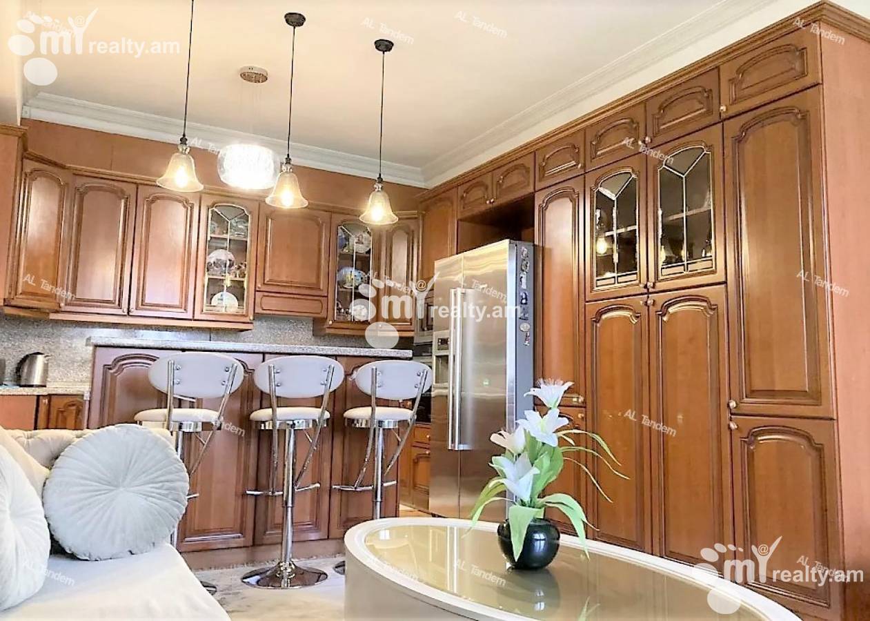 3 սենյականոց բնակարան  Արգիշտի փող, Կենտրոն Երևան, 122564