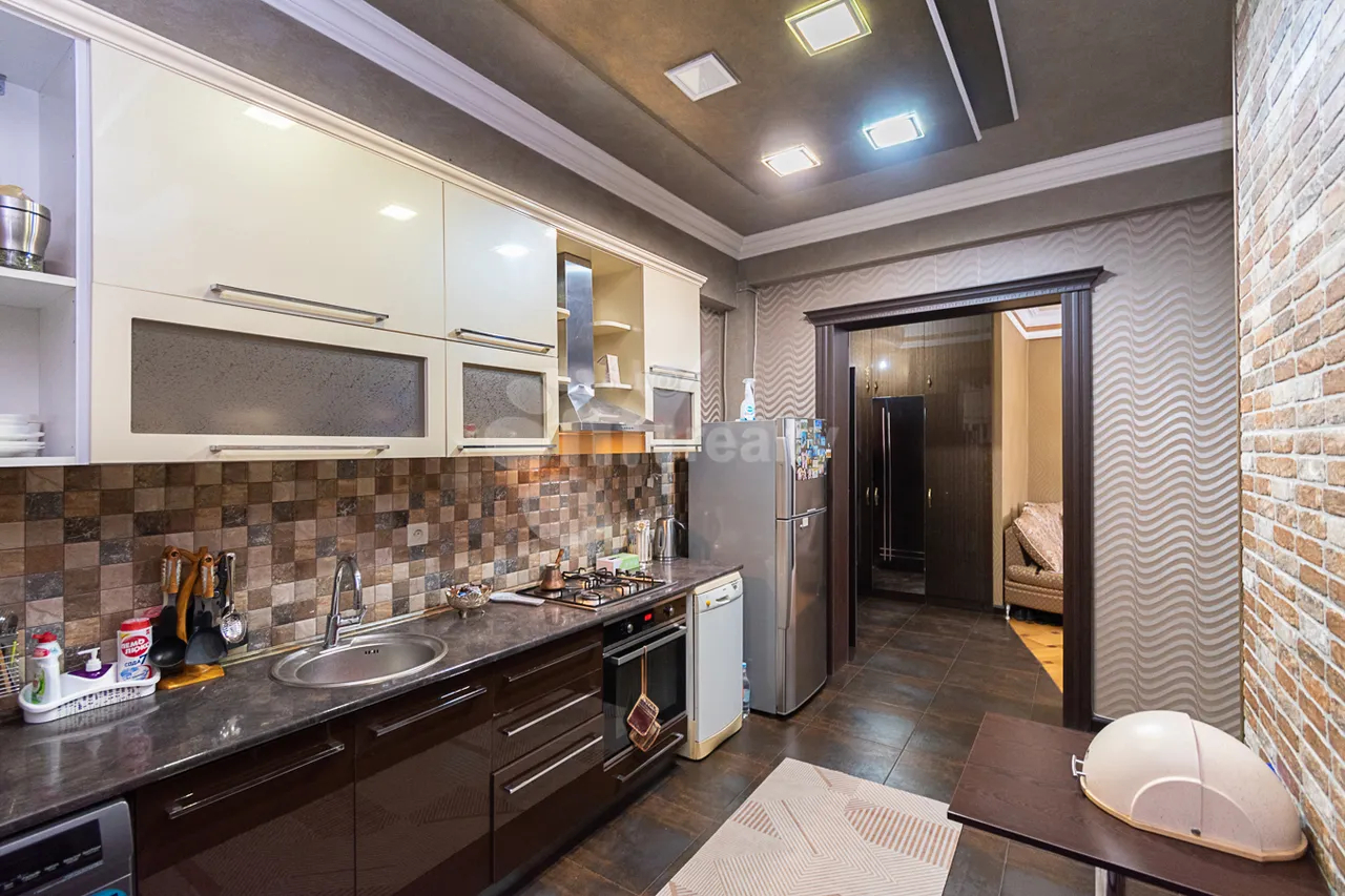 3 սենյականոց բնակարան  Հր.Քոչար փող, Արաբկիր Երևան, 160053