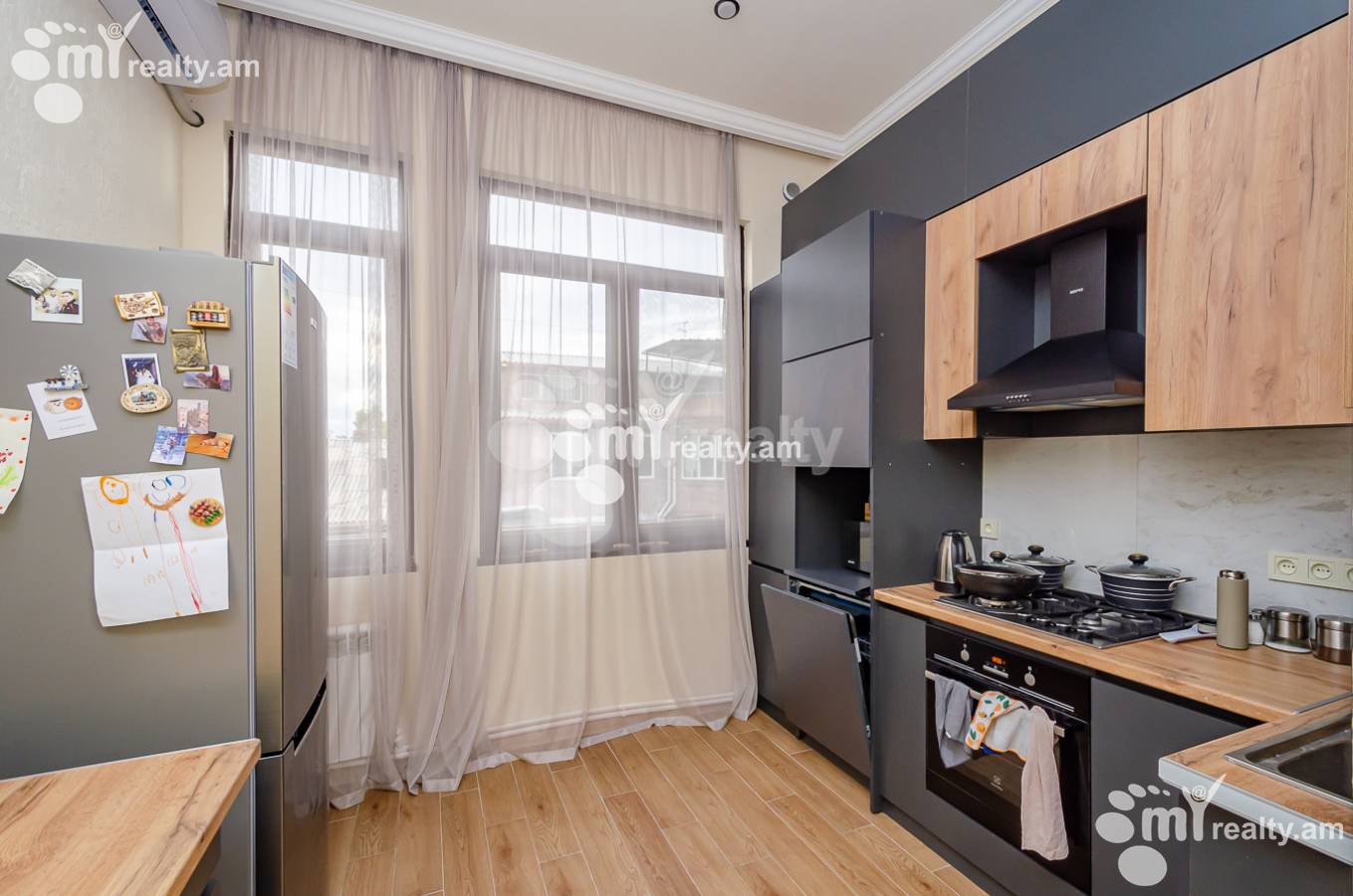 3 սենյականոց բնակարան  Կորյուն փող, Կենտրոն Երևան, 154209