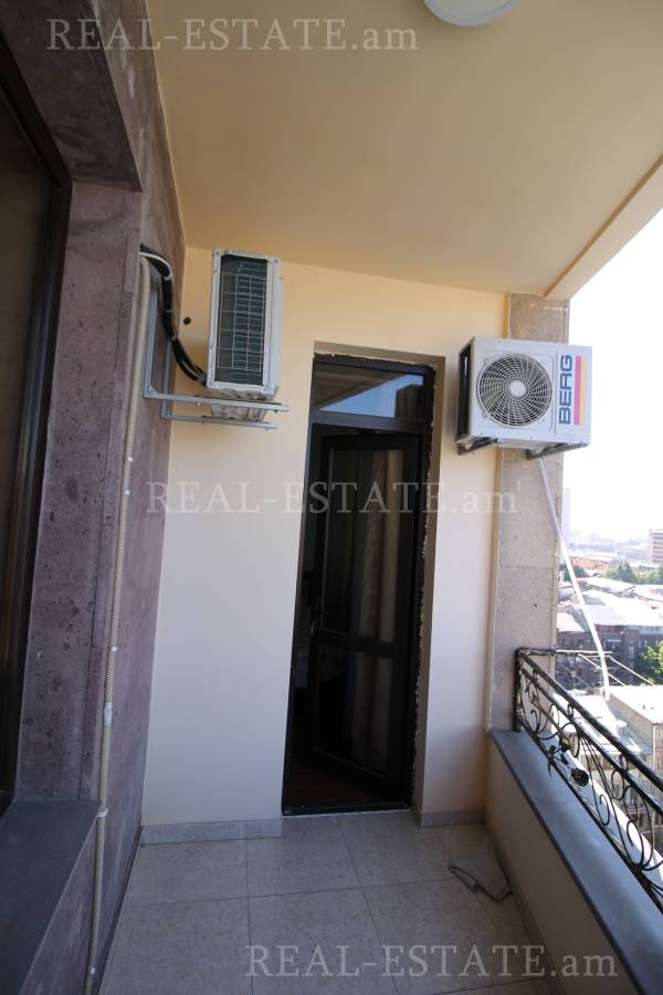 3 սենյականոց բնակարան  Մաշտոցի պող, Կենտրոն Երևան, 85314