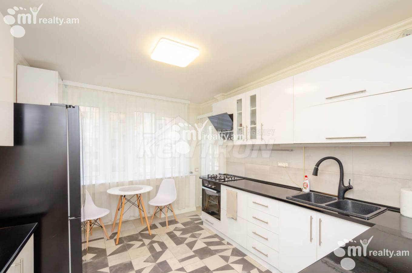 3 սենյականոց բնակարան վարձով Աբովյան փող, Կենտրոն Երևան, 139498