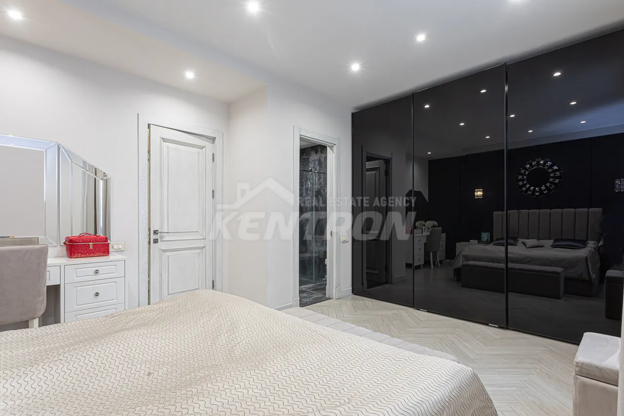 4 bedroom apartment for sale Aram St, Center Yerevan, 159223