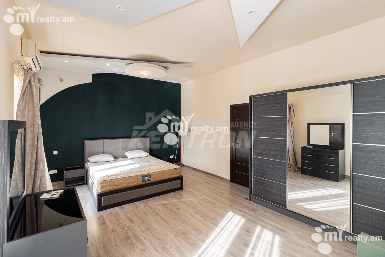 3 bedroom apartment for sale Mashtots Ave, Center Yerevan, 147810