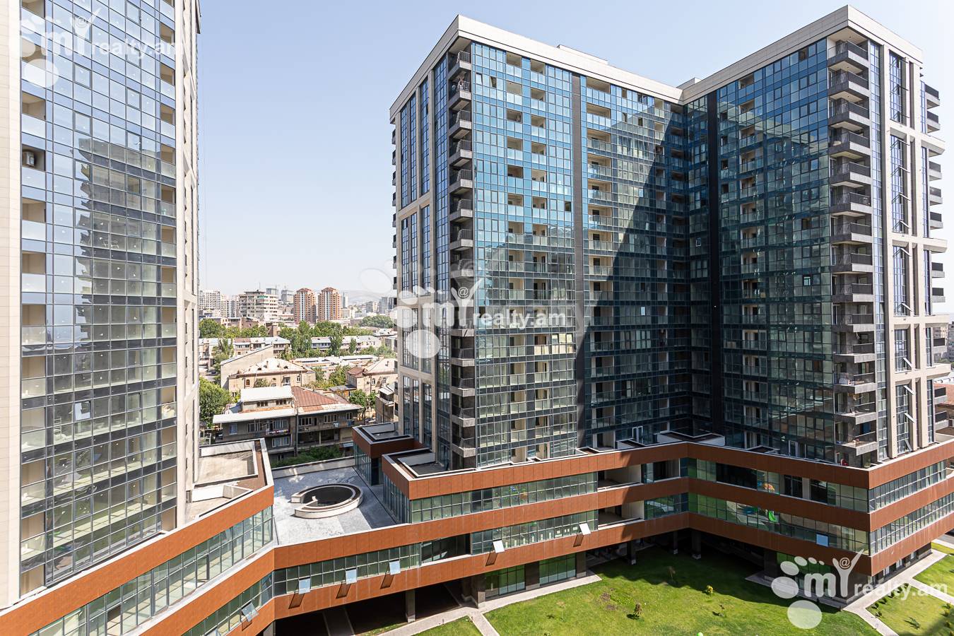 3 սենյականոց բնակարան  Կոմիտասի պող, Արաբկիր Երևան, 156412