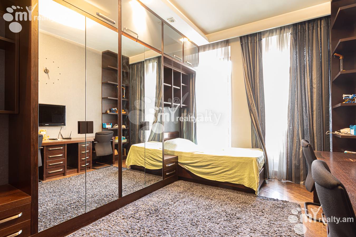 4 bedroom apartment for sale Northern(Hyusisayin)  Ave, Center Yerevan, 156120