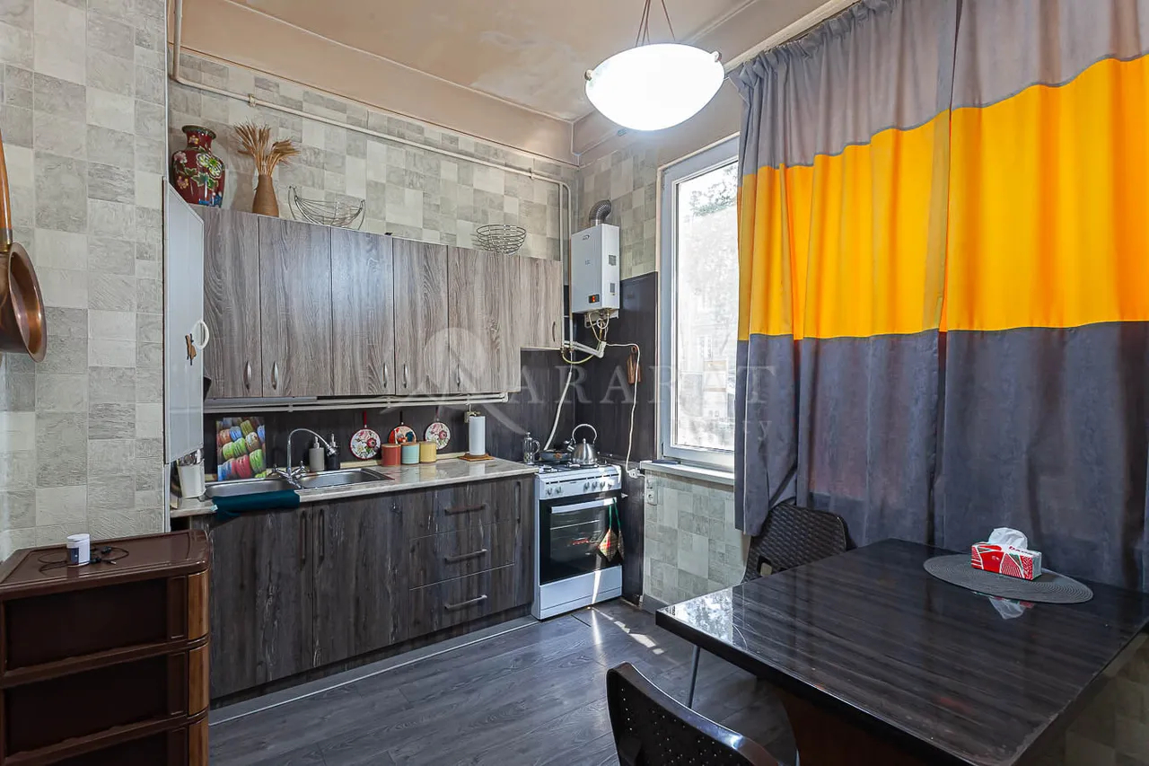 3 bedroom apartment for sale Pushkin St, Center Yerevan, 158165