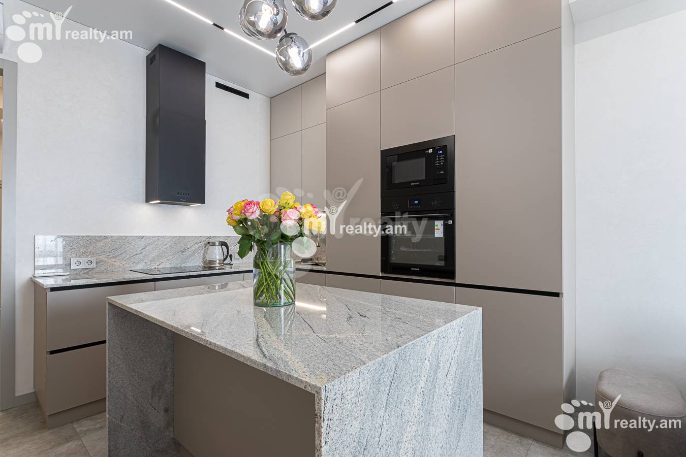 3 սենյականոց բնակարան վարձով Գրիբոեդովի փող, Արաբկիր Երևան, 157033