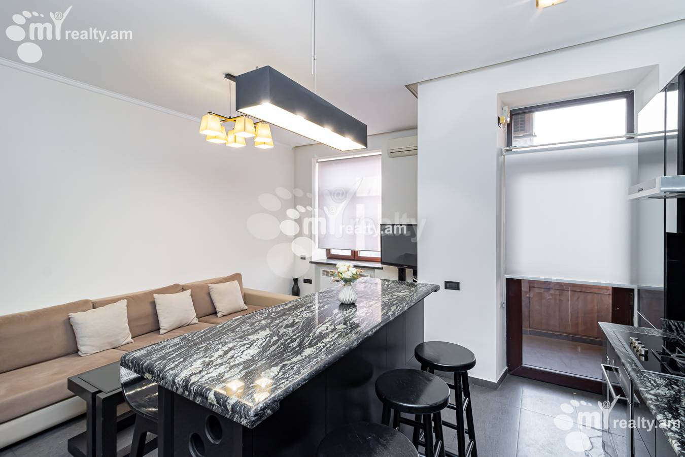 3 սենյականոց բնակարան  Մաշտոցի պող, Կենտրոն Երևան, 153759