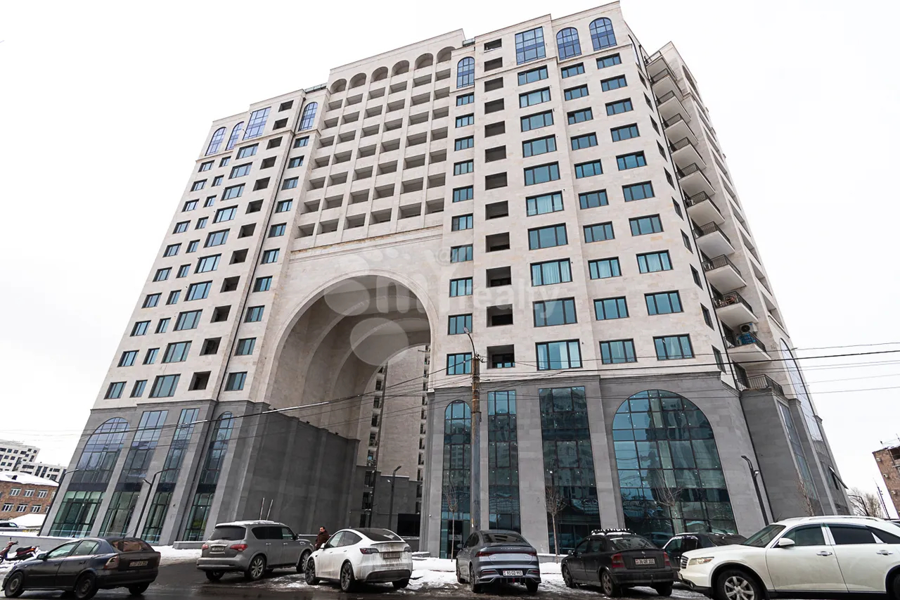 3 սենյականոց բնակարան  Գրիբոեդովի փող, Արաբկիր Երևան, 159221