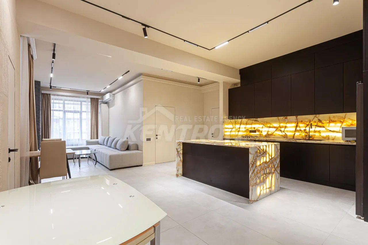 4 bedroom apartment for sale Nalbandyan St, Center Yerevan, 157672