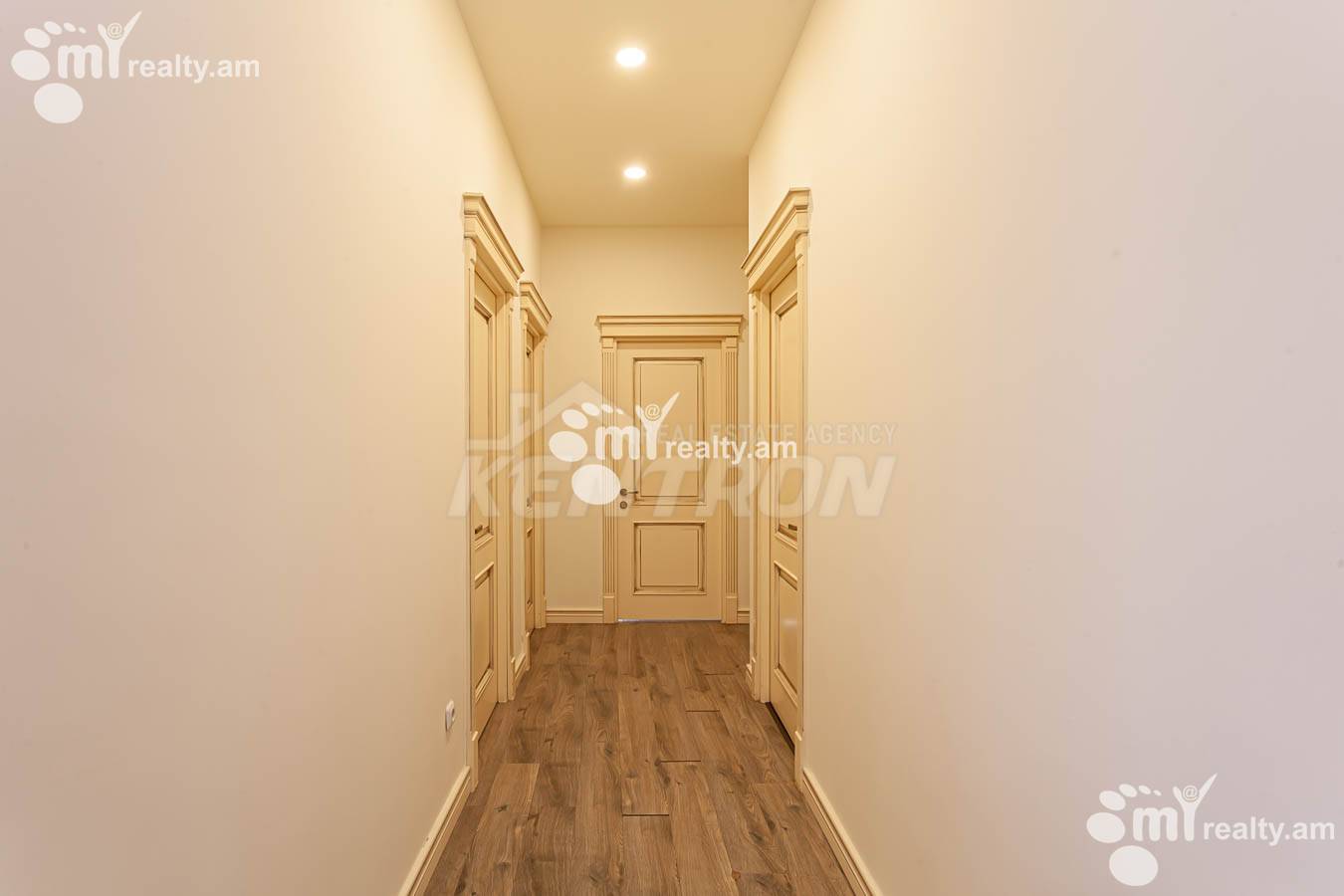 4 սենյականոց բնակարան  Լեռ. Կամսարի փող, Կենտրոն Երևան, 153801