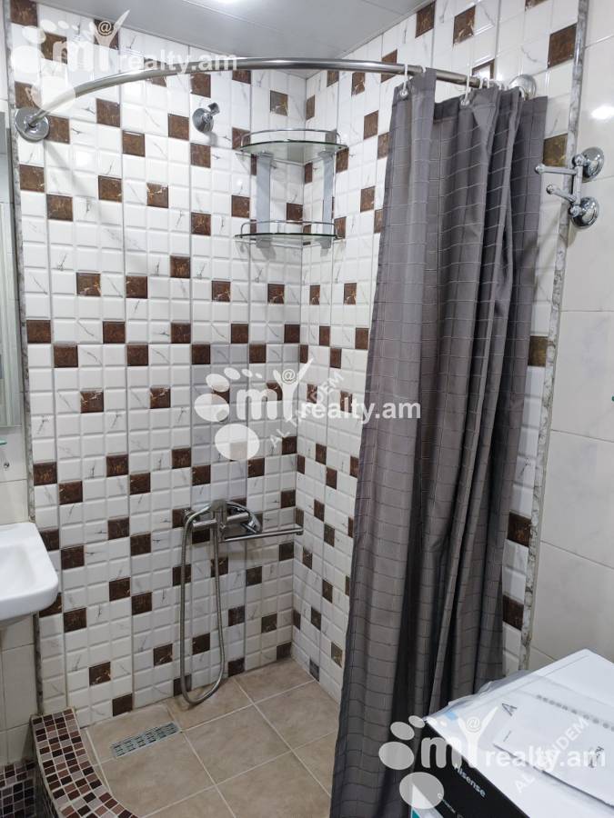 Снять 3 комнатную квартиру Абовян ул, Центр Ереван, 142503