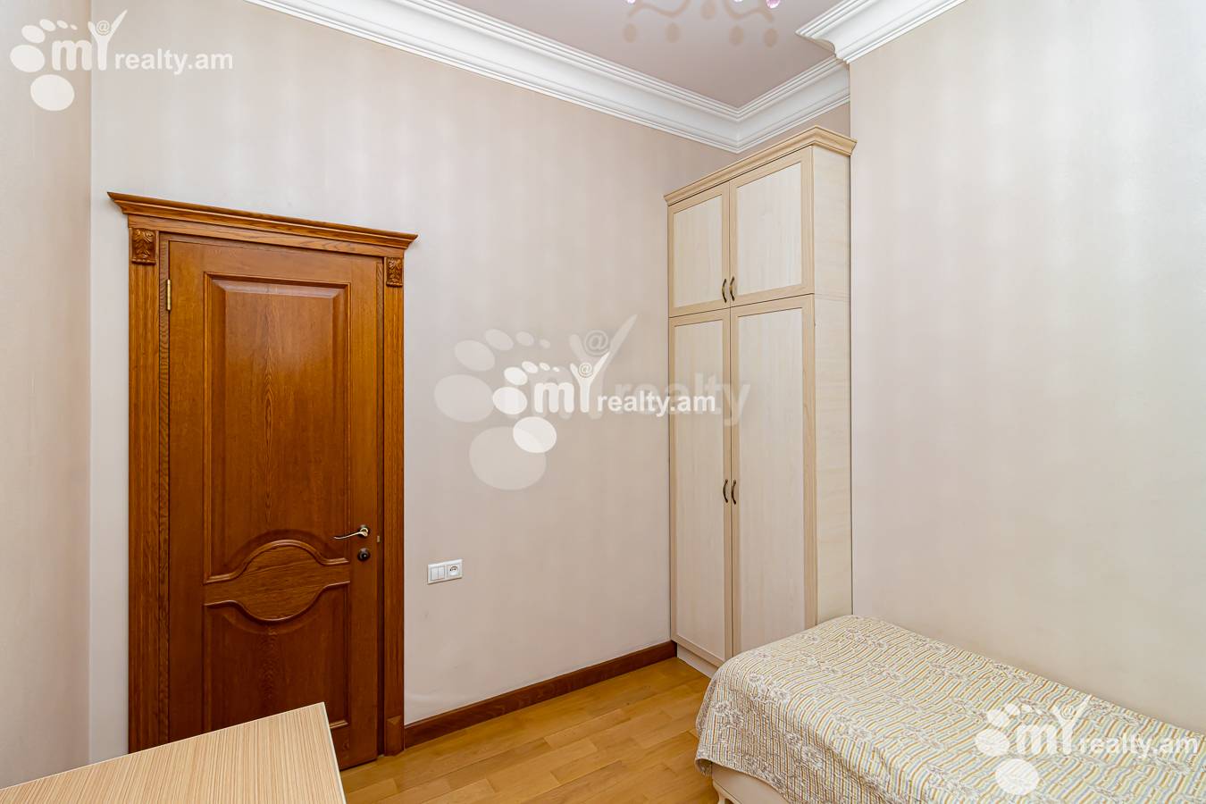 3 bedroom apartment for sale Kajaznuni St, Center Yerevan, 153642