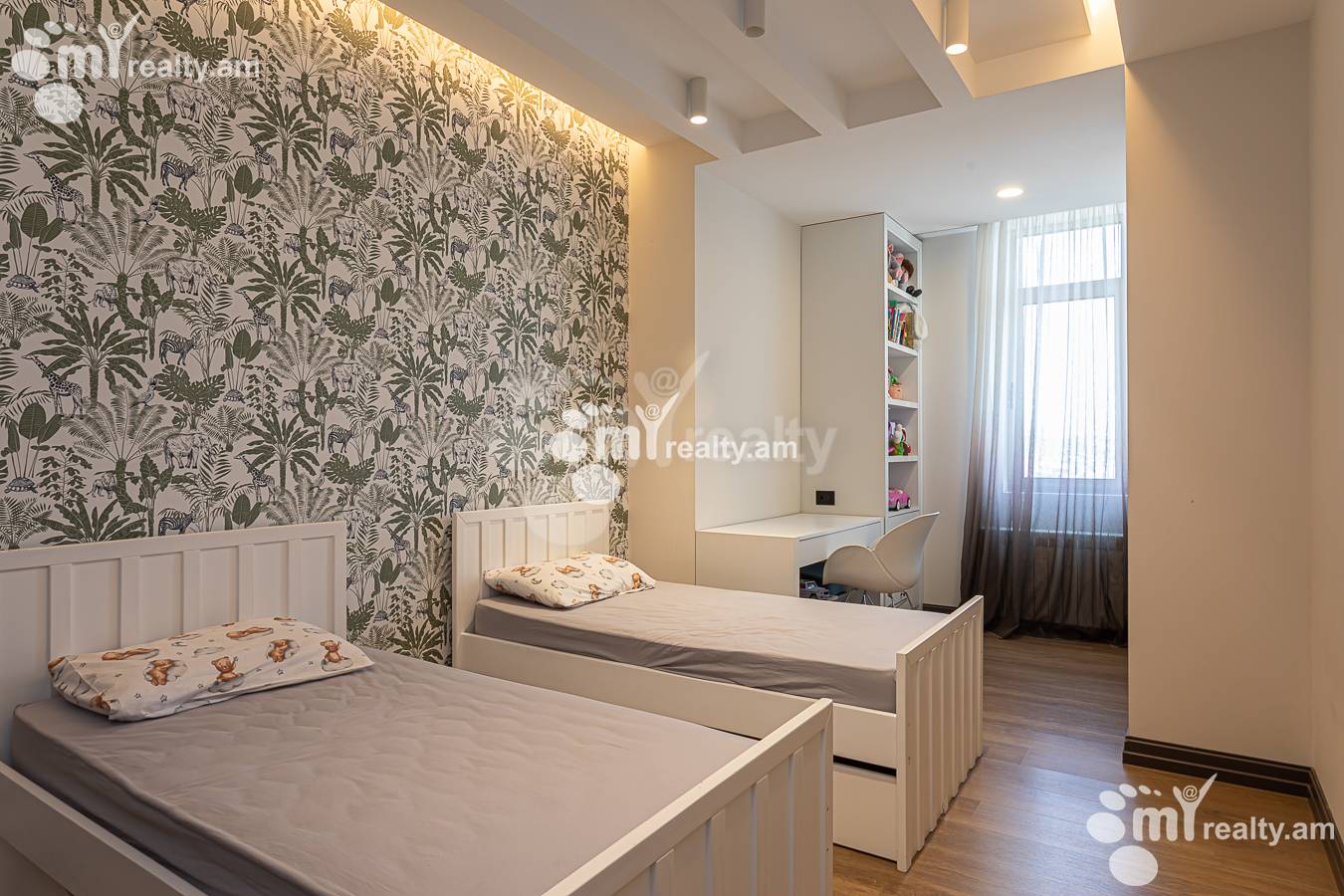 3 bedroom apartment for sale خیابان تِسی تِسِرناکابِرد, مرکز شهر ایروان, 156364