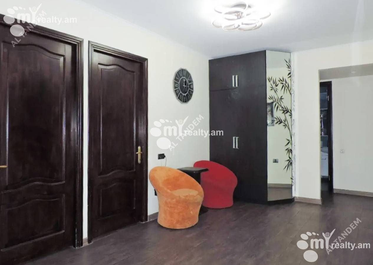 Купить 4 комнатную квартиру Абовян ул, Центр Ереван, 159948