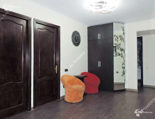 4-senyakanoc-bnakaran-vacharq-Yerevan-Center