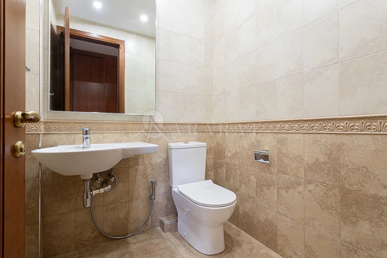 4 սենյականոց բնակարան  Վարդանանց փող, Կենտրոն Երևան, 157557