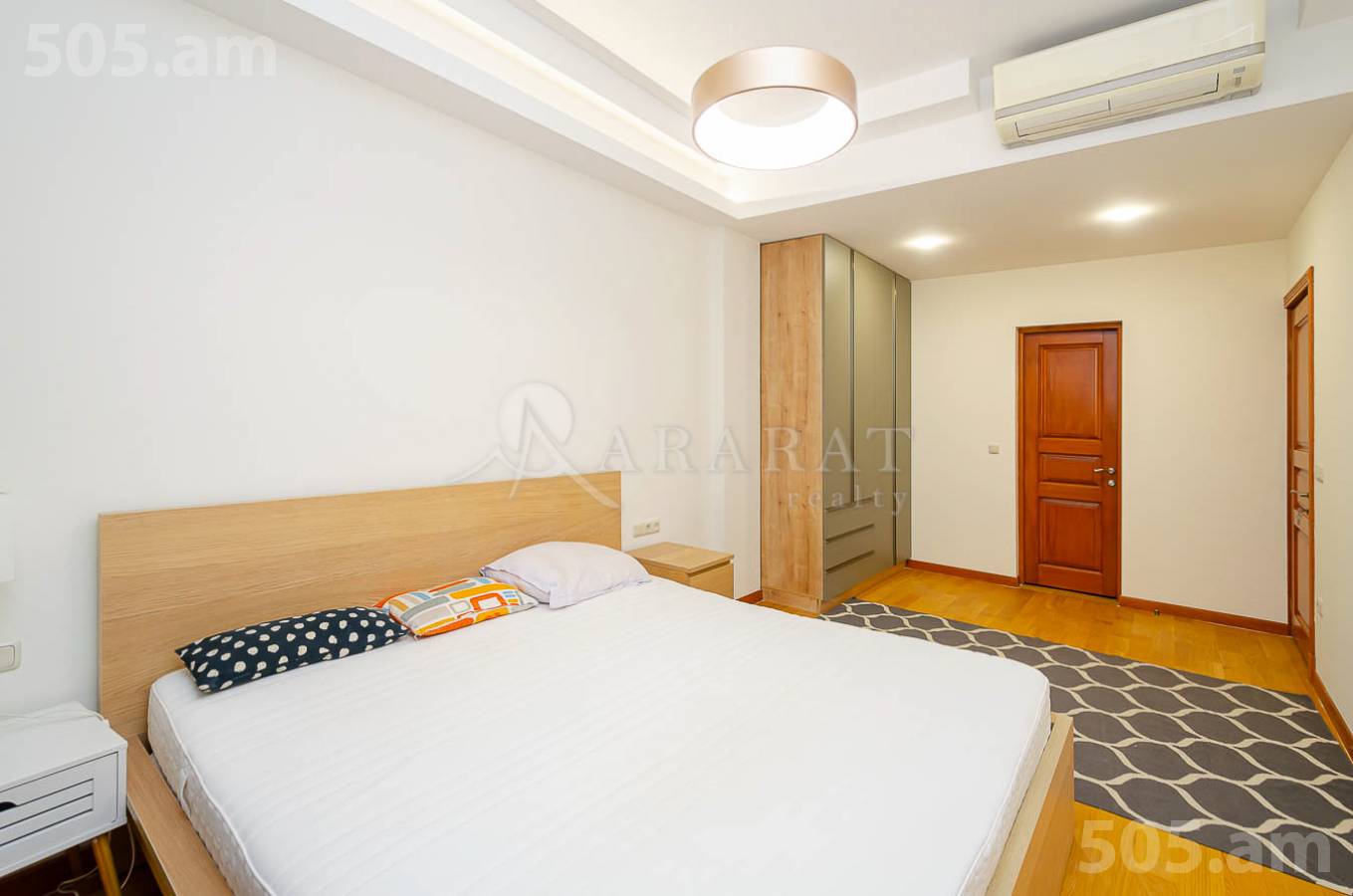 Купить 3 комнатную квартиру Антараин ул, Центр Ереван, 145038