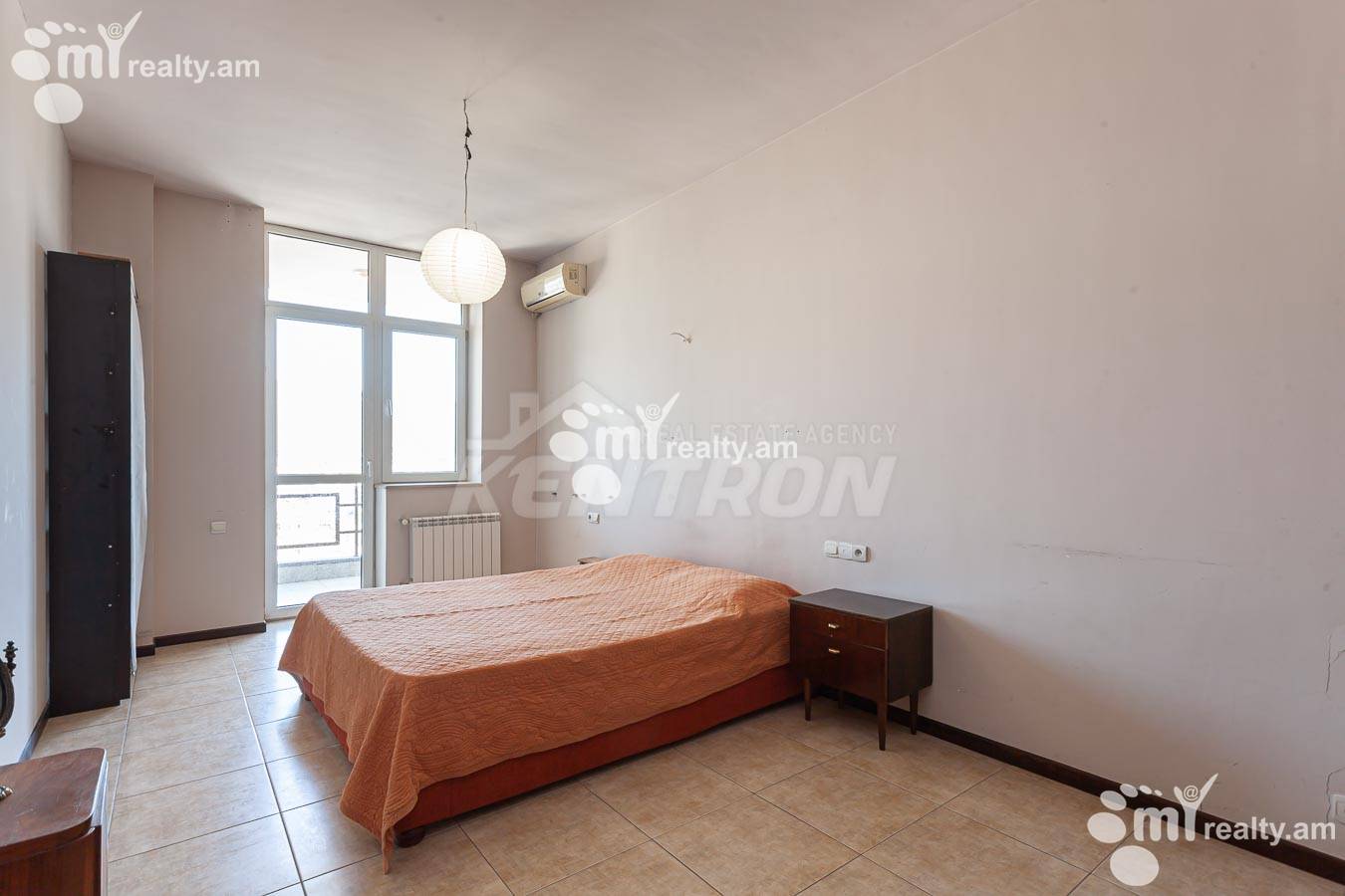 3 սենյականոց բնակարան  Ռոստոմի փող, Կենտրոն Երևան, 154973