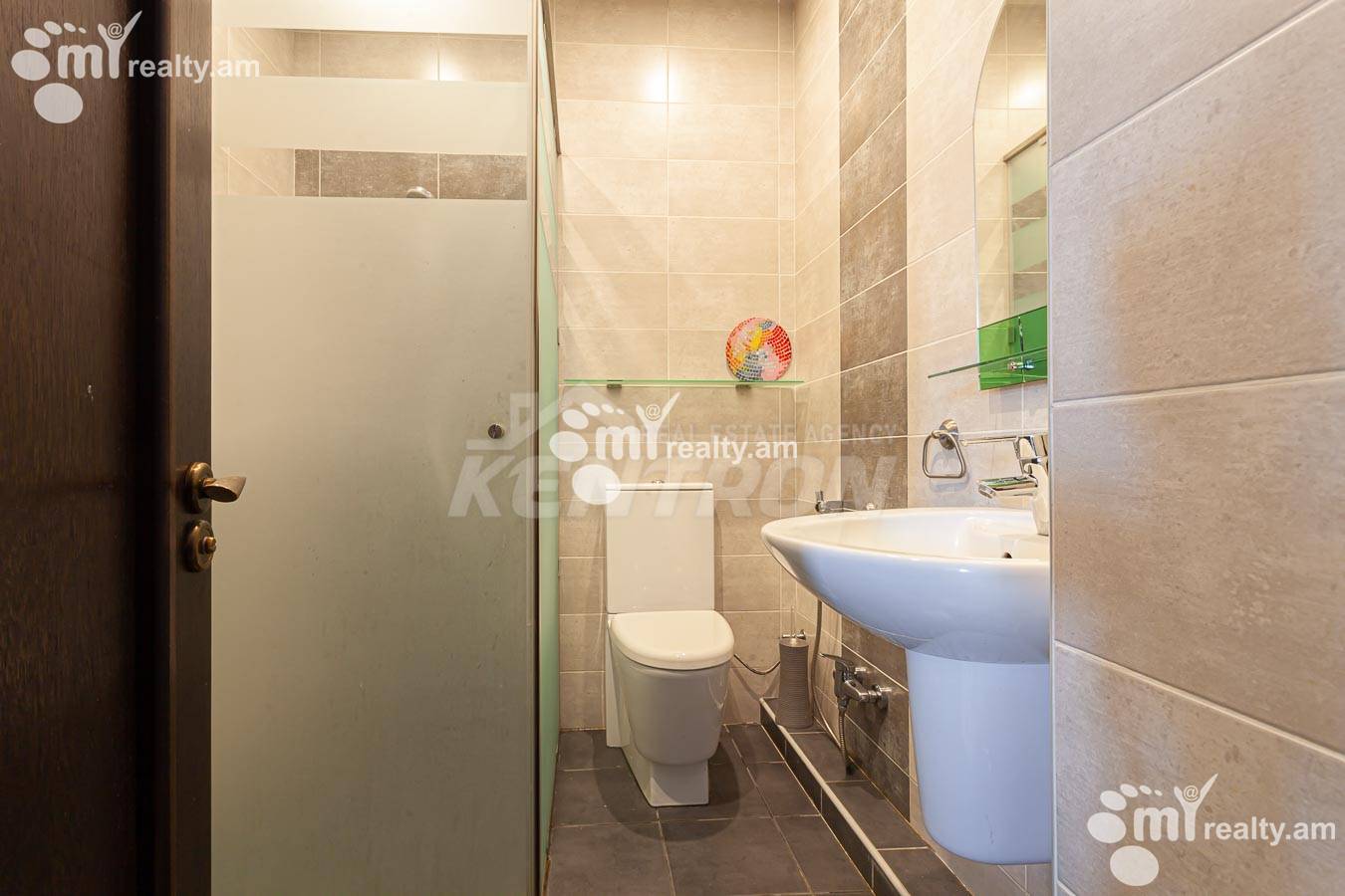 3 սենյականոց բնակարան  Ռոստոմի փող, Կենտրոն Երևան, 154973