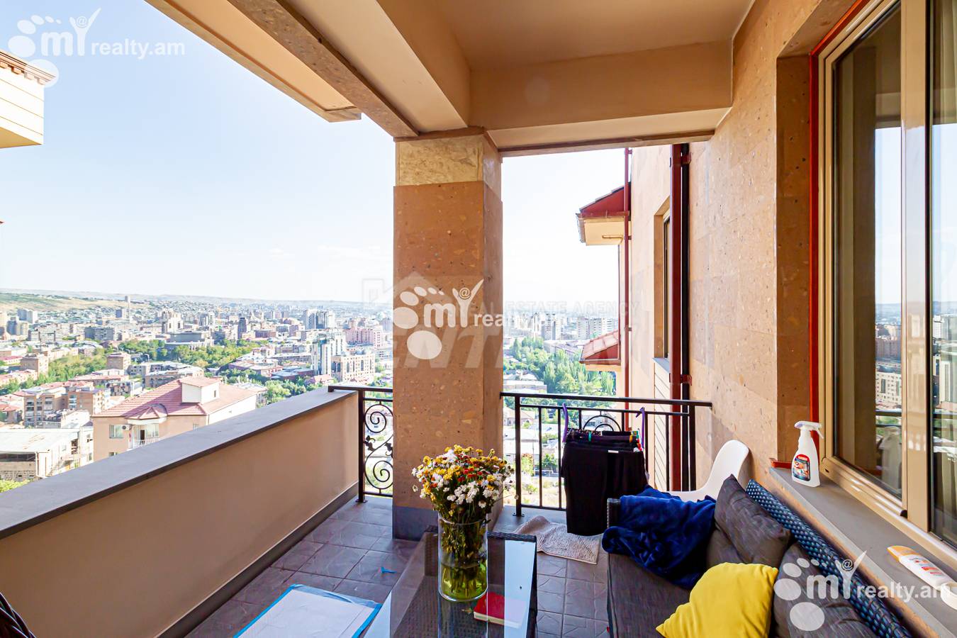 Купить 4 комнатную квартиру Антараин ул, Центр Ереван, 152704