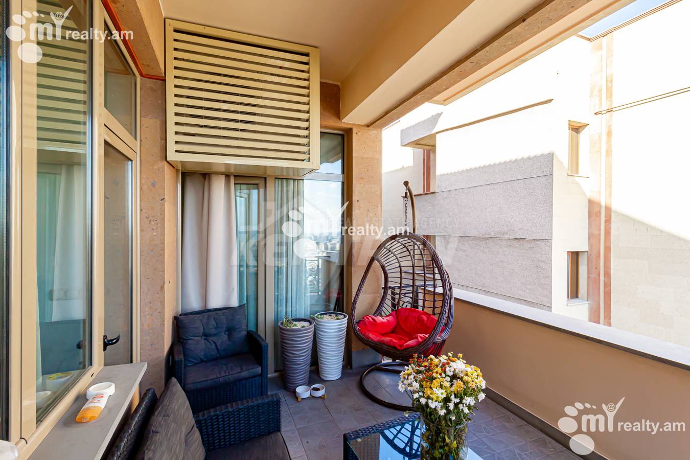 Купить 4 комнатную квартиру Антараин ул, Центр Ереван, 152704