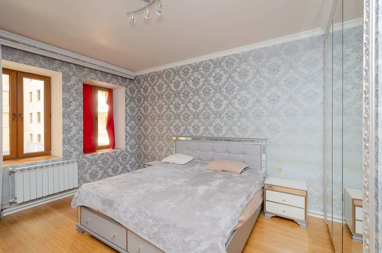 Снять 3 комнатную квартиру Бузанд ул, Центр Ереван, 159773