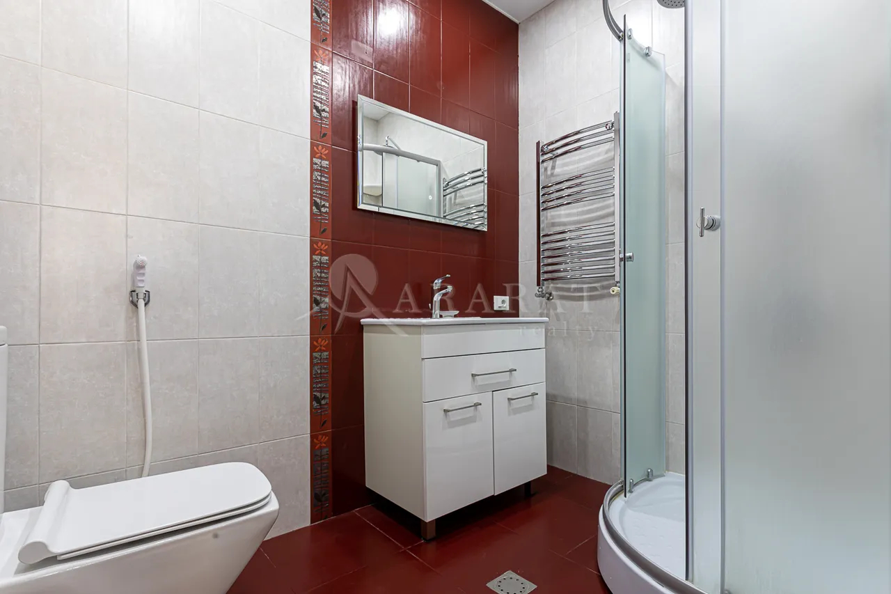 4 bedroom apartment for rent Baghramyan av(Arabkir), Arabkir Yerevan, 158371