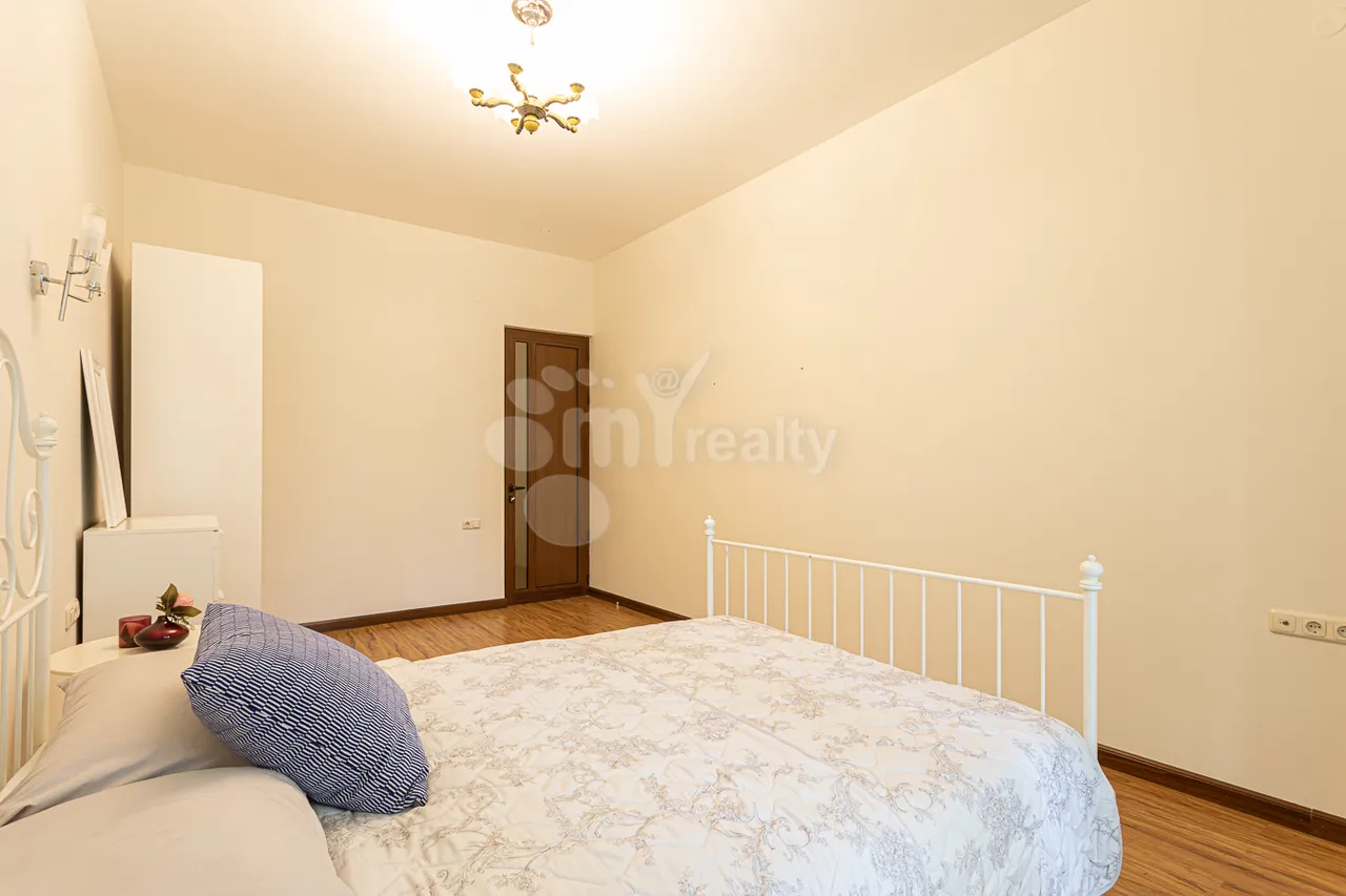 4 bedroom apartment for rent Amiryan St, Center Yerevan, 160919