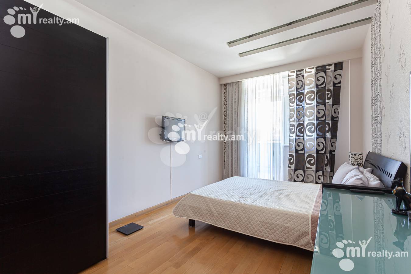 4 սենյականոց բնակարան  Դ. Դեմիրճյան փող, Կենտրոն Երևան, 155795