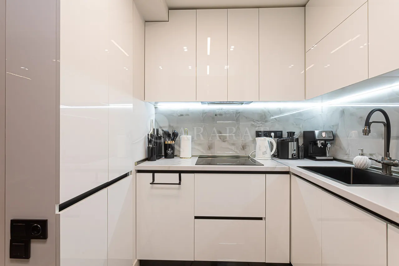 3 bedroom apartment for sale خیابان گولبِنکیان, عربگیر ایروان, 157442