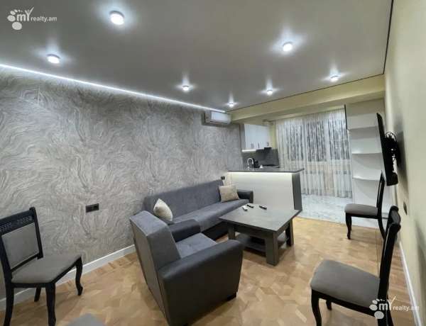 varcov-bnakaran/3-senyakanoc/Charents+St/Center/Yerevan