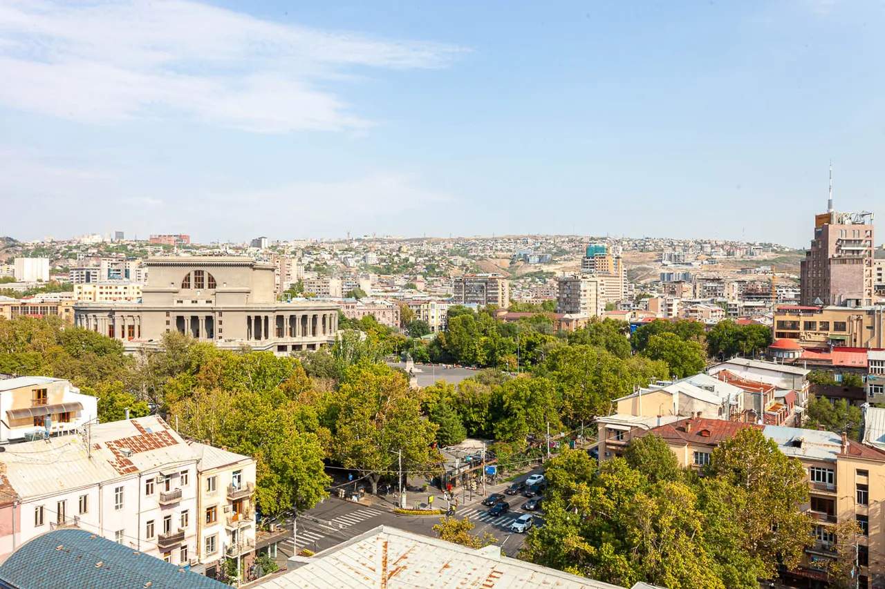 3 bedroom apartment for rent Mashtots Ave, Center Yerevan, 158797