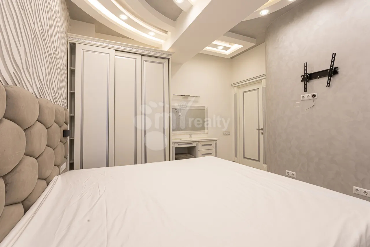 Купить 2 комнатную квартиру Бузанд ул, Центр Ереван, 159984