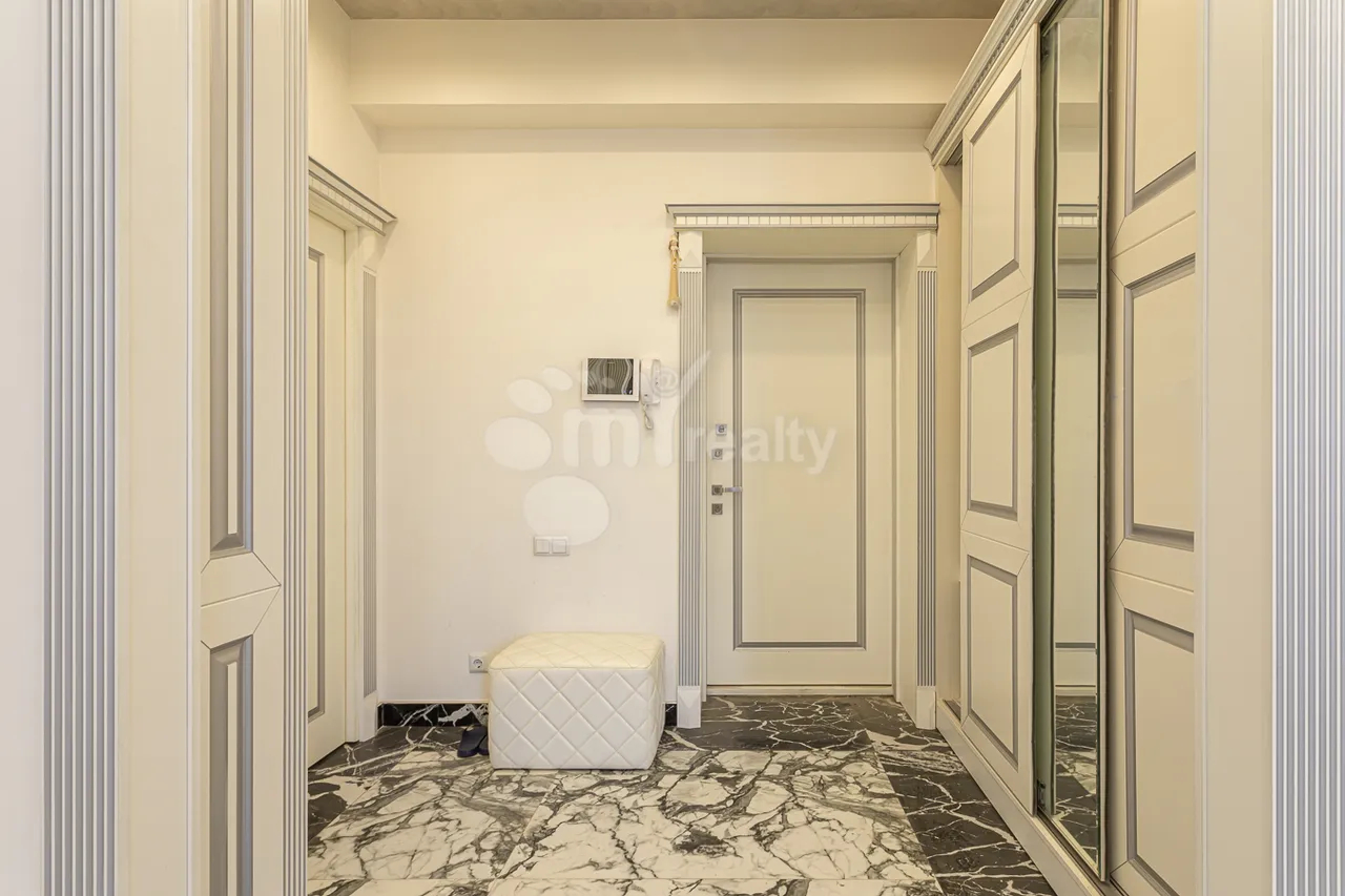 Купить 2 комнатную квартиру Бузанд ул, Центр Ереван, 159984