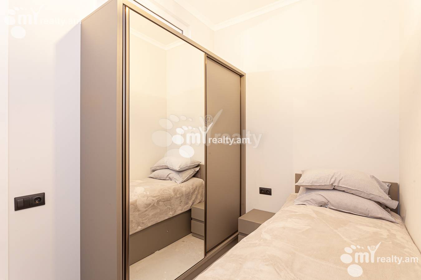 3 սենյականոց բնակարան  Պարոնյան փող, Կենտրոն Երևան, 154425