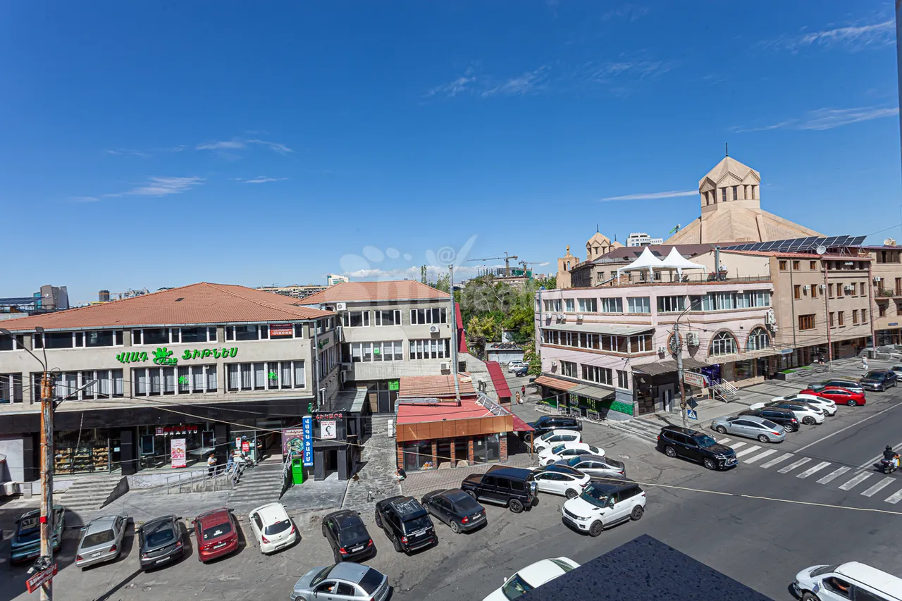 Կոմերցիոն տարածք  Ե. Քոչար փող, Կենտրոն Երևան, 161591
